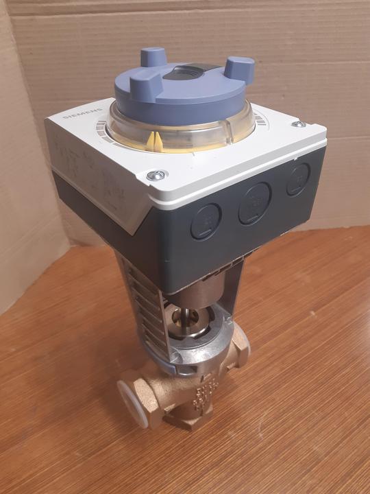 Trojcestný regulační ventil RV102 1"1/4 PN16